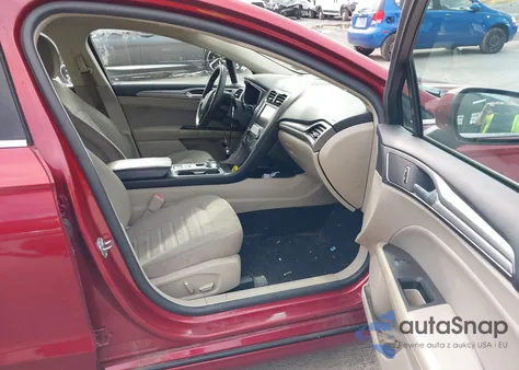 2019 Ford Fusion Hybrid Se z USA, uszkodzony, nr VIN 3FA6P0LU0KR262128